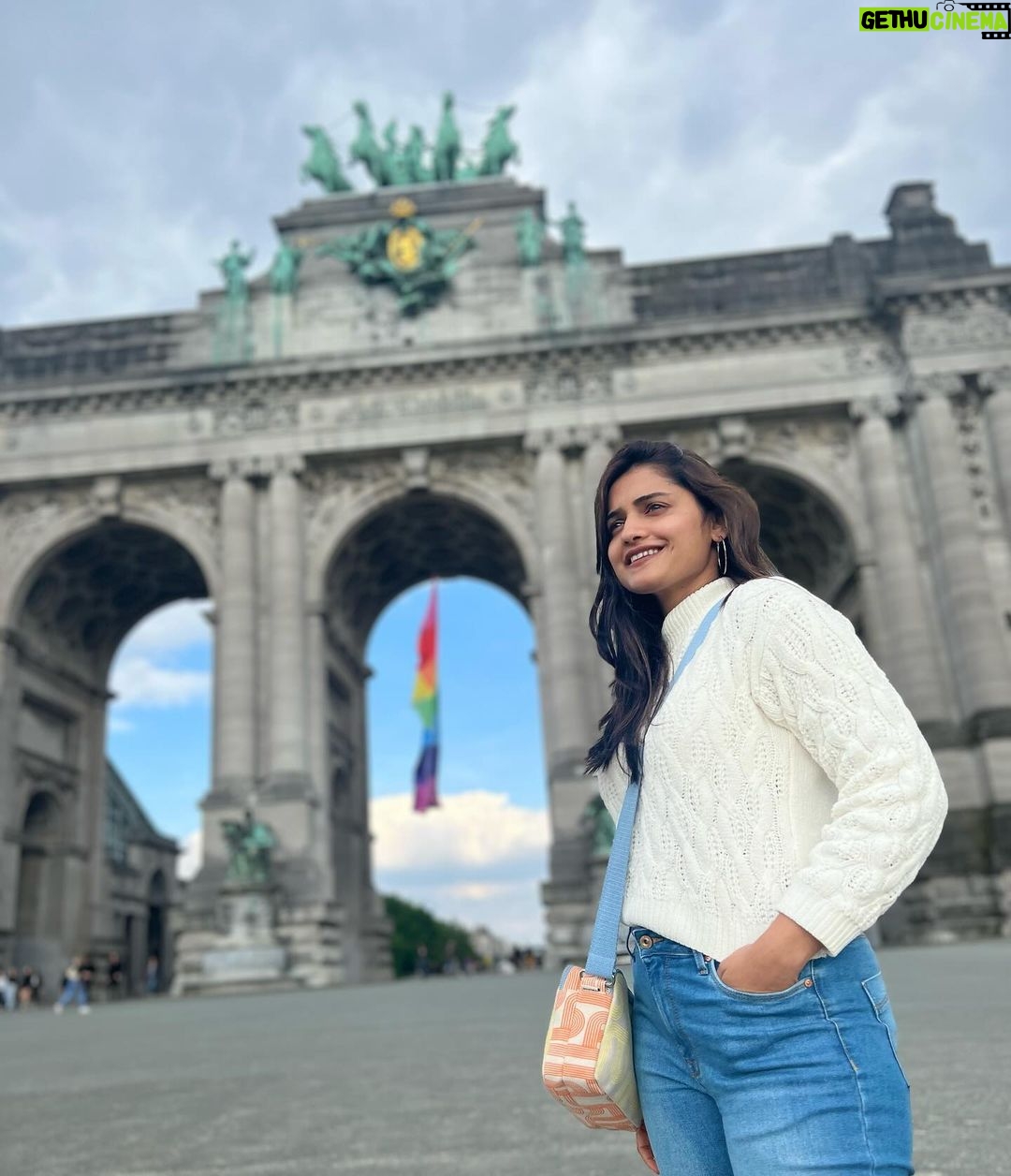 Hruta Durgule - 200.3K Likes - Grateful🤍
#just #travel #throwback #brussels #goodvibes #positivity #grateful