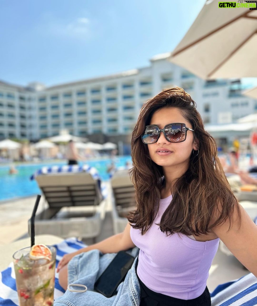 Hruta Durgule - 210.3K Likes - Pool Day 🫠
#vacay #dubai #tajexoticapalmdubai #grateful #positivevibesonly