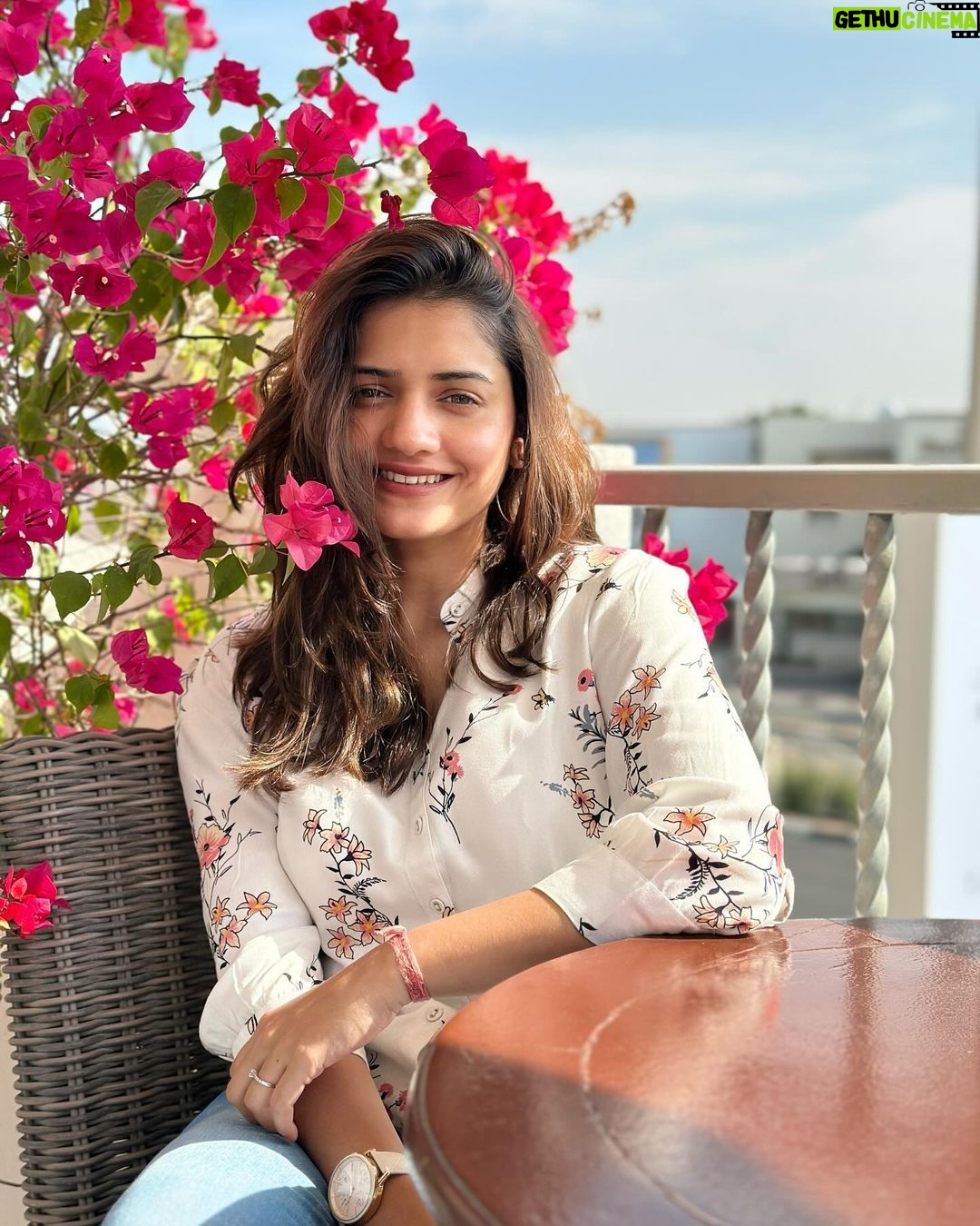Hruta Durgule Instagram - Breakfast At @thehamptonsdubai 🌸 #vacation #dubai #breakfastdiaries 📷 @ketakishah30 ❤️ The Hamptons Cafe