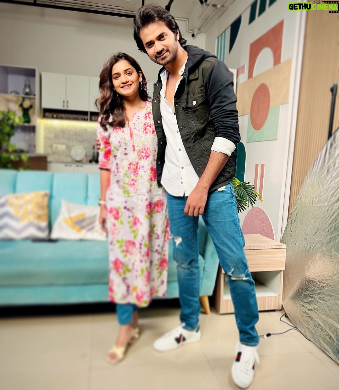 Hruta Durgule Instagram - This Christmas 🎄 we -together bring a little something to the gram ! Stay tuned 🙌🏻 😎 #team #love #couple #surprise #comingsoon 🎥 😎