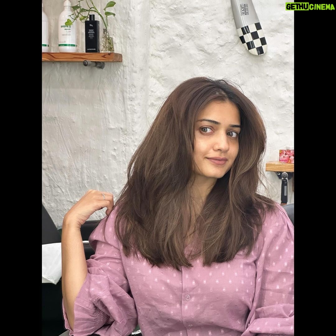 Hruta Durgule Instagram - 💇♀️🌸🫠 #shorthair #love #newlook #newbeginnings #positivevibes #happy #grateful