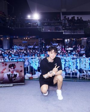 Huang Zitao Instagram - Appreciate it💗