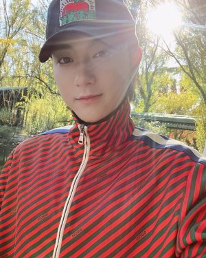 Huang Zitao Instagram - 小胖子😨
开拍了…得赶紧减肥🙄