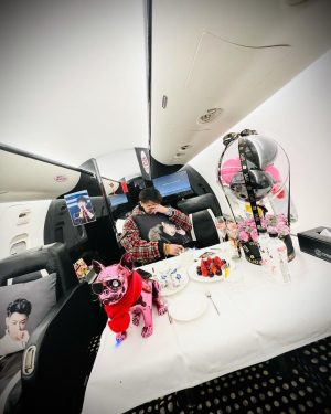 Huang Zitao Instagram - 该休息休息了觉得。