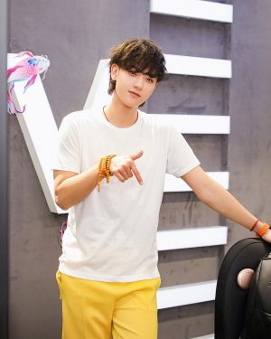 Huang Zitao Instagram - Yellow Z.TAO 🐥