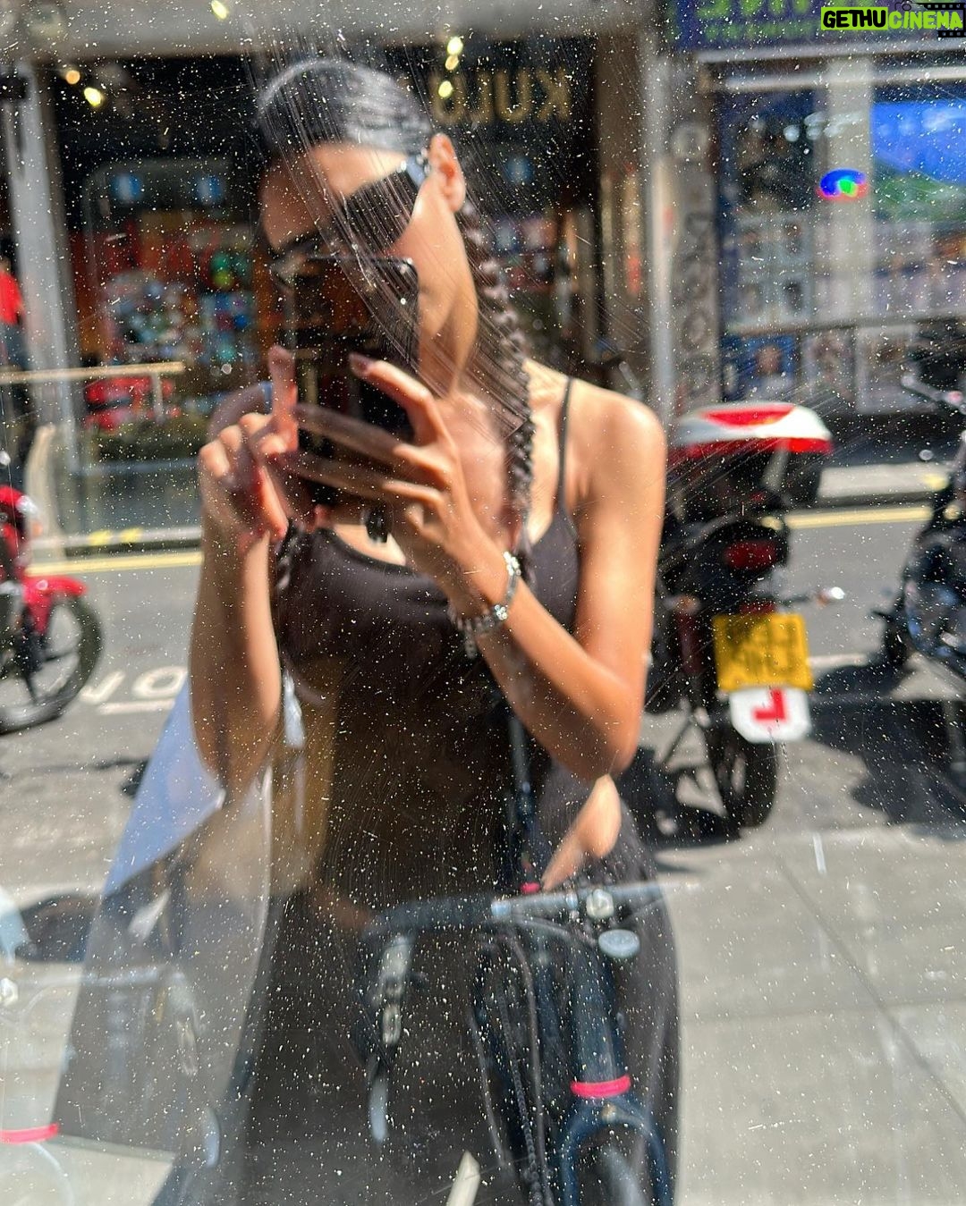Huda ElMufti Instagram - T. Hugs & tofu soup