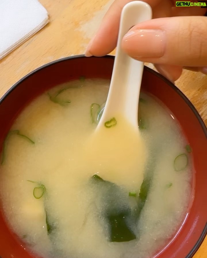 Huda ElMufti Instagram - T. Hugs & tofu soup