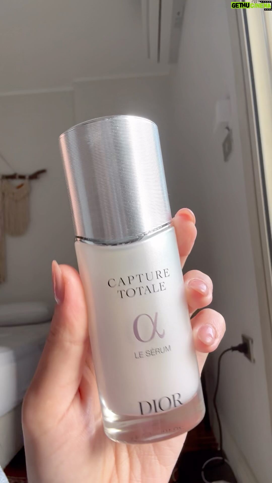 Huda ElMufti Instagram - Sharing with you my morning fresh look 🥰 My skin looks firmer, plumper and brighter using the new @diorbeauty Capture Totale Le Serum 🤍✌🏽 #captureit #diorcapturetotale
