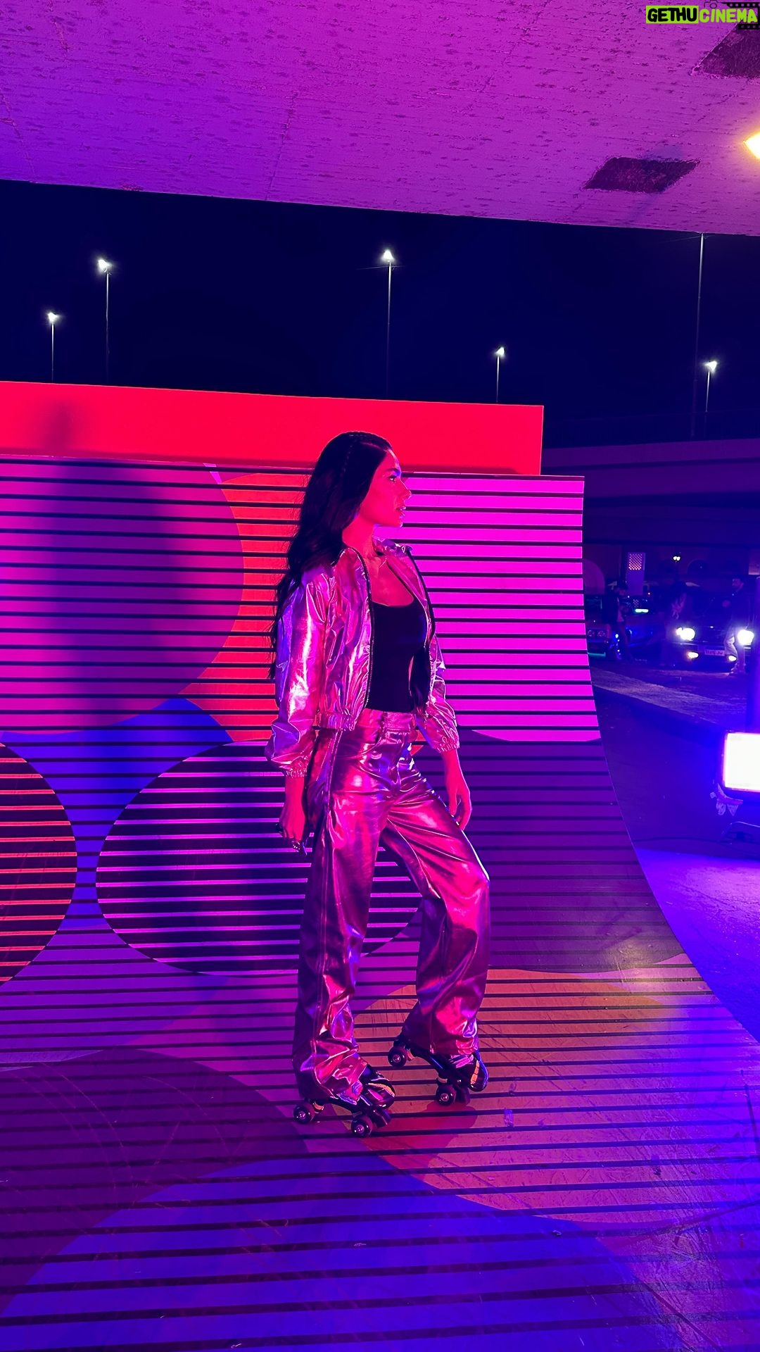 Huda ElMufti Instagram - ❤️🔥 Behind the scenes @telecom.egypt Watch the full AD link in my story Special thanks to my team 💘🌹💕🤘🏾 @hadi_awadaa @satisfashioncollection by @satisfashionbysn @sharifftanyous @ahmed__mounir @maissaazab