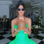 Huda ElMufti Instagram - One year wiser ! 💚🌱🎂🤍🫶🏽 December 6th :) @sharifftanyous my green dress from @mrskeepaofficial