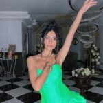 Huda ElMufti Instagram - One year wiser ! 💚🌱🎂🤍🫶🏽 December 6th :) @sharifftanyous my green dress from @mrskeepaofficial