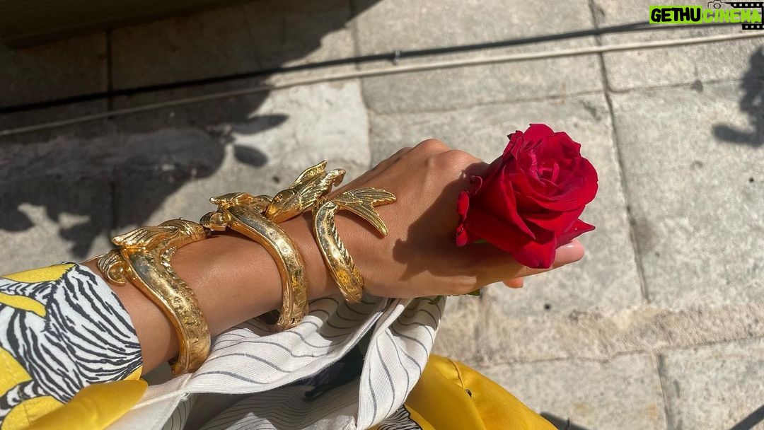 Huda ElMufti Instagram - Chaotic 🐟🌹🐟 Athens