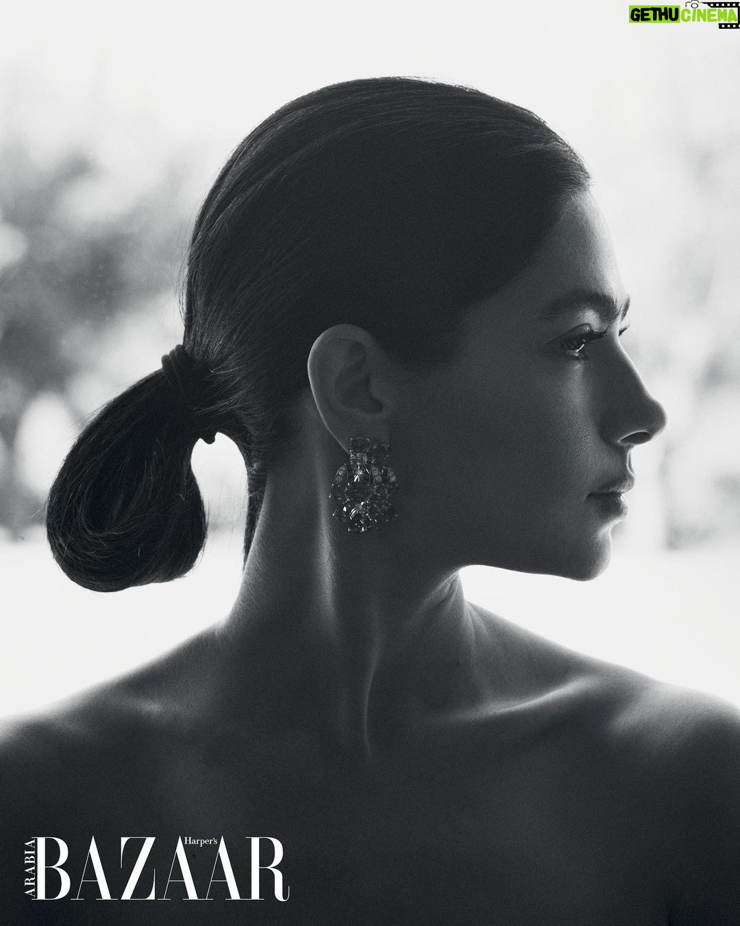 Huda ElMufti Instagram - @bulgari πΉππ± @harpersbazaararabia #harpersbazaararabia Photographer: @paulmorelstudios Stylist: @dgestylist Jewellery: @bulgari Interview: @cressideuxmille @mad_solutions @marnelenoir @oliviaphillipsbazaar @jessicamichault @anna_castan @oyanezwork @jvd94 @massimoserini.official @giannandreahair @nicolas_nreal @mmproductions.it @lorenzoesposito___ @domus_borghese @christianmarchesich @seila_grau Mangment @mad_solutions Rome, Italy
