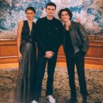Hugo Travers Instagram – J’ai reçu Zendaya et Timothée Chalamet dans mon interview face cachée, et c’est déjà sur YouTube (lien en bio !) ❤️❤️❤️

Thank you @zendaya @tchalamet for taking the time 🙏🫶

À l’occasion de la sortie de l’excellent Dune partie 2. Lien YouTube dans ma bio. 

Réalisé en collaboration avec @france.tv, et aussi disponible sur leur plateforme 🙏 

Photo : @marie__flmt 
production : @unfoldprod Paris, France