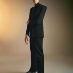 Hugo Travers Instagram – HOMMES DE L’ANNÉE GQ 2023 😳

Très très honoré de faire partie de ce palmarès 🙏 (et une grande première pour moi ces shootings, dans le genre « sortir de sa zone de confort » on est pas mal là) 

J’ai l’immense chance de faire un métier qui me passionne, difficile parfois, mais toujours stimulant, entouré d’une formidable équipe. 

Merci pour votre soutien et votre confiance cette année. ❤️❤️❤️

Un immense merci @gqfrance, merci @pam_boy, pour ce prix, et merci @bigflo @oli_real pour la remise sur scène. 🙏

Crédits : 

Journaliste : adelinegraiscernea
Photographe : @marcelnestler
Styliste : @victor_vergara
Grooming : @mathieuguignaudeau @capsuleagence_hmc
Set design: @castay.s représentées par @_blazeparis
Assistante photo et Digital : @emma_charbo
Assistant styliste : @amorefontaine
Production : @maison_montcalm