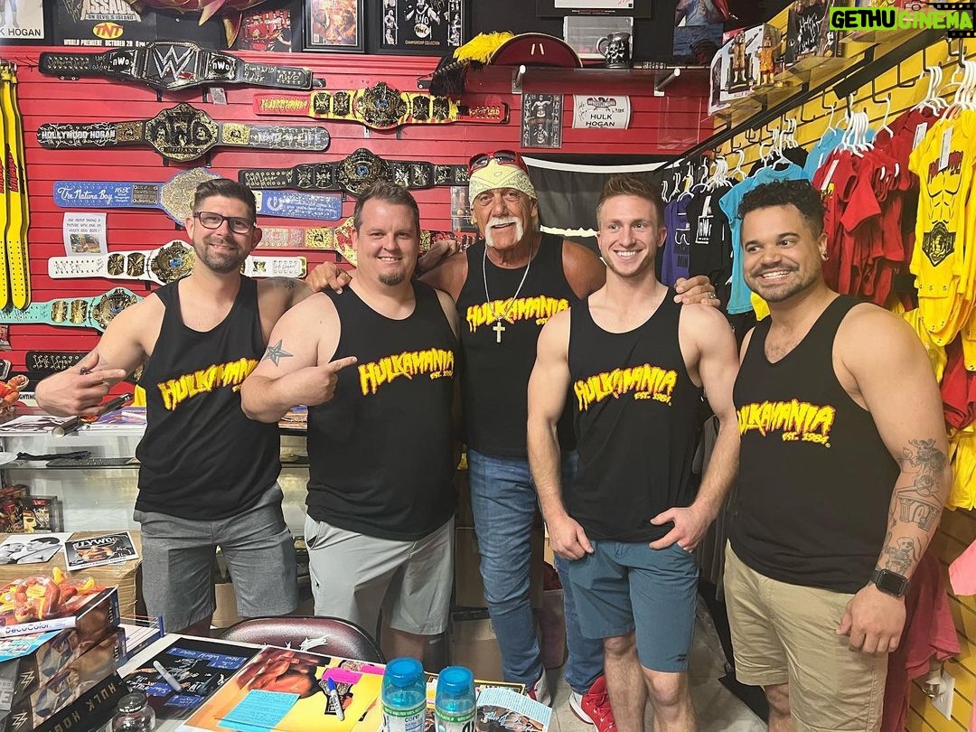 Hulk Hogan Instagram - #teamandretti pit crew gearing up for #stpetegrandprix brother!!!