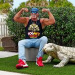 Hulk Hogan Instagram – Life Is Good!! Happy Friday Maniacs! 💪
