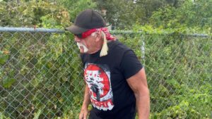 Hulk Hogan Instagram - MAIN EVENT KARAOKE IS RUNNIN WILD TONIGHT AT @hoganshangout!! 8pm!