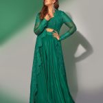 Huma Qureshi Instagram – What to say #inmyqueenera #fitcheck #greenaesthetic #saturdaypost #maharani

Styled by @sanamratansi
Outfit @toraniofficial
Earrings @qisbyashmeet @ascend.rohank
Ring @sangeetaboochra
Team @sanjamkaur92 @jannat__r