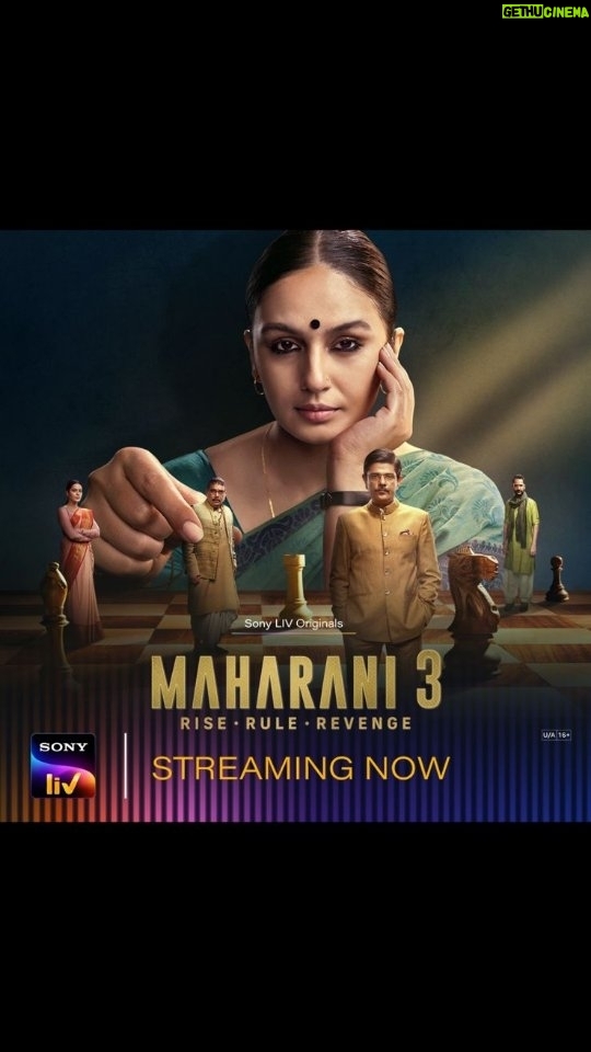 Huma Qureshi Instagram - “Bandook kamjor log chalate hai, samajdaar log dimaag!” Watch Rani’s revenge unfold in Maharani 3. #MaharaniS3 streaming now on Sony LIV #MaharaniOnSonyLIV @sonylivindia @sonylivinternational @sirsubhashkapoor @iamhumaq @amit.sial @shah_sohum @dibyenduofficial @bhave.saurabh @vineetskumars @thepramodpathak @kantari_kanmani @sushilpandeyofficial @anujasatheofficial @jollynarenkumar @dkh09 @kangratalkies @umashankar.singh.7 #NandanSingh @mukeshchhabracc @castingchhabra @amoghdeshpande8 @kunalwalve @drsagargeetkar @rohitsharmacomposer @veerakapuree @singvikram.83 @mangeshdhakde @yatrikdave @ametvb @sanahkewal