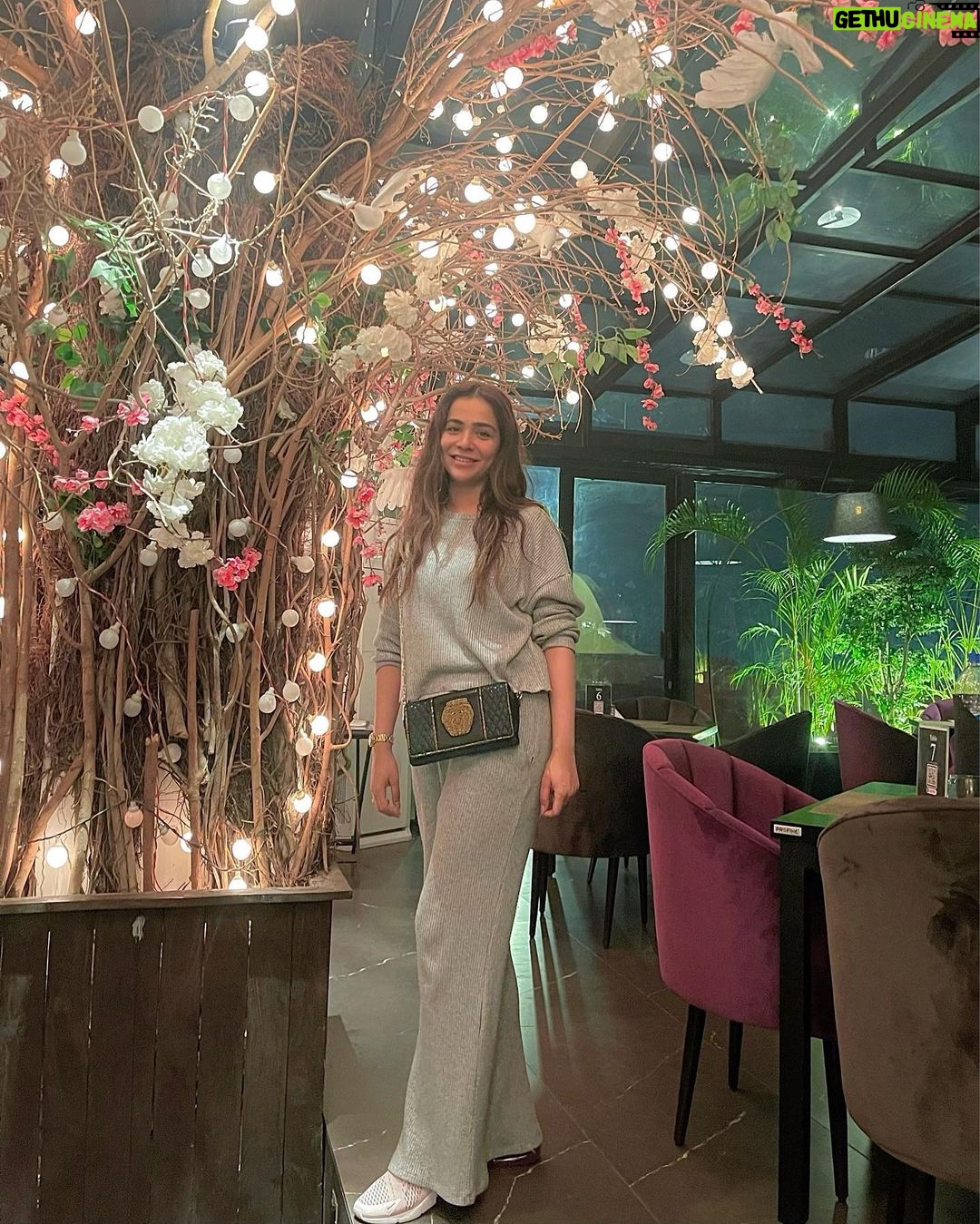 Humaima Malick Instagram - If needed you must be candid be candid beautifully ✨👯♂️👯♂️