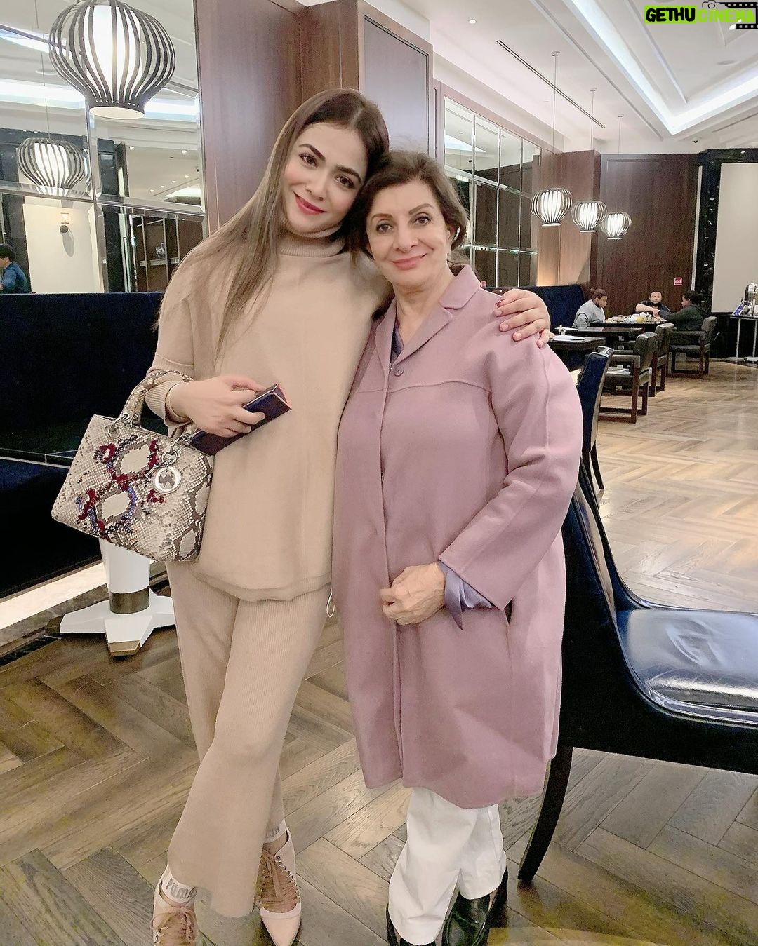 Humaima Malick Instagram - This woman is ❤️ @sultanasiddiqui @humtvpakistanofficial Istanbul, Turkey