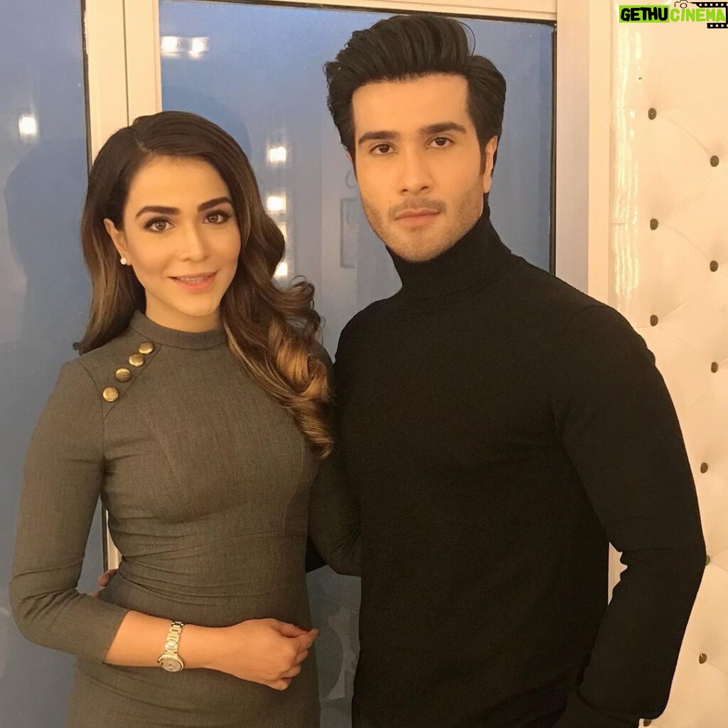Humaima Malick Instagram - I LOVE YOU , the Main Man of my life , Allah have gifted me with a brother like you and I pray to Allahsubhantallah to protect you hamesha , may Allah give you the longest, healthiest ,happiest peaceful life ameen …. May Allah bless you with more Imaan and pure success Ameen @ferozekhan Happy Birthday 🎉🎊❤️💋❤️