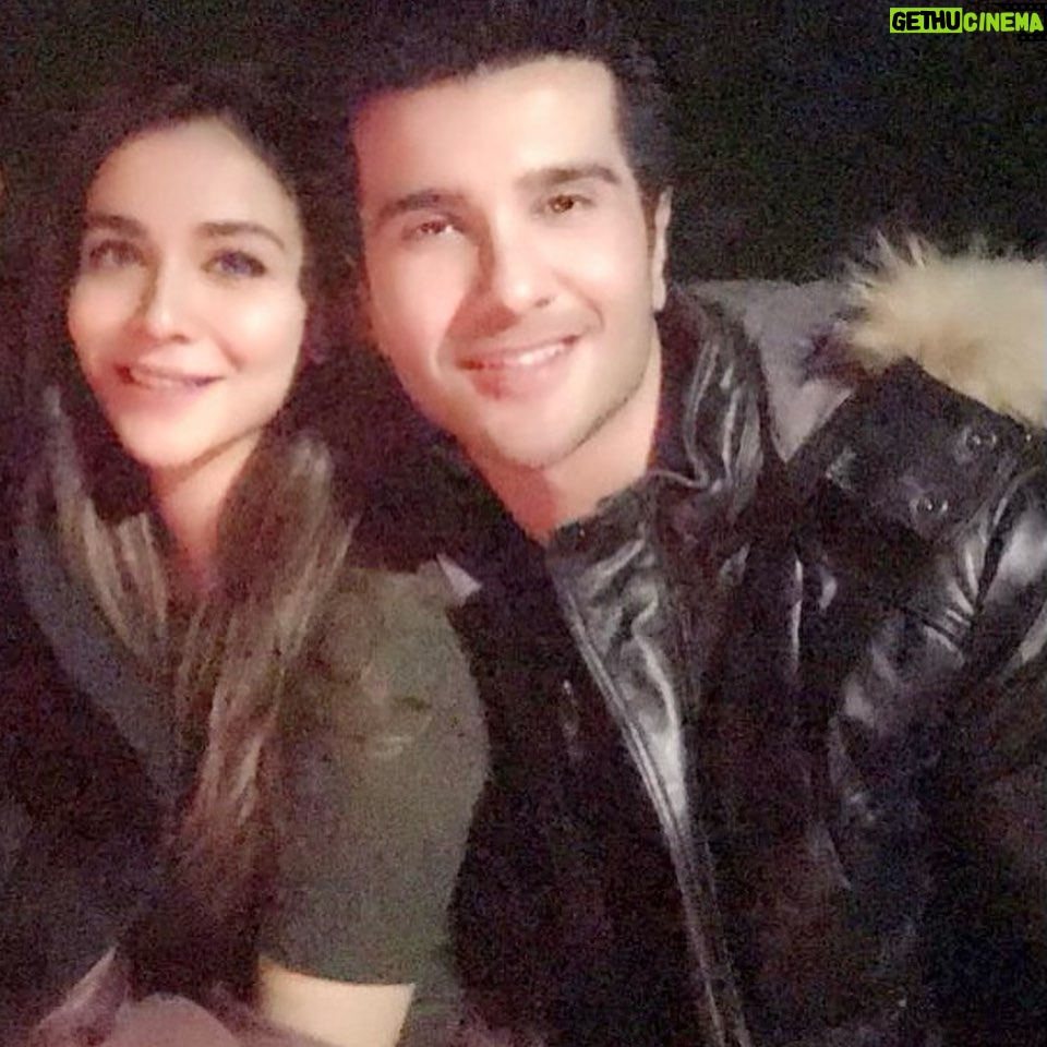 Humaima Malick Instagram - I LOVE YOU , the Main Man of my life , Allah have gifted me with a brother like you and I pray to Allahsubhantallah to protect you hamesha , may Allah give you the longest, healthiest ,happiest peaceful life ameen …. May Allah bless you with more Imaan and pure success Ameen @ferozekhan Happy Birthday 🎉🎊❤️💋❤️