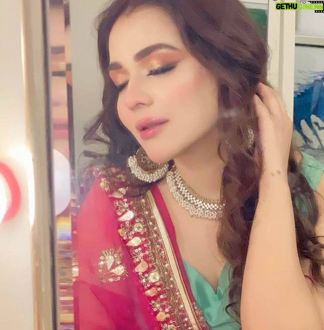 Humaima Malick Instagram - کہا نا۔۔۔ آخری سانس تک تیرے ہیں! 🕊