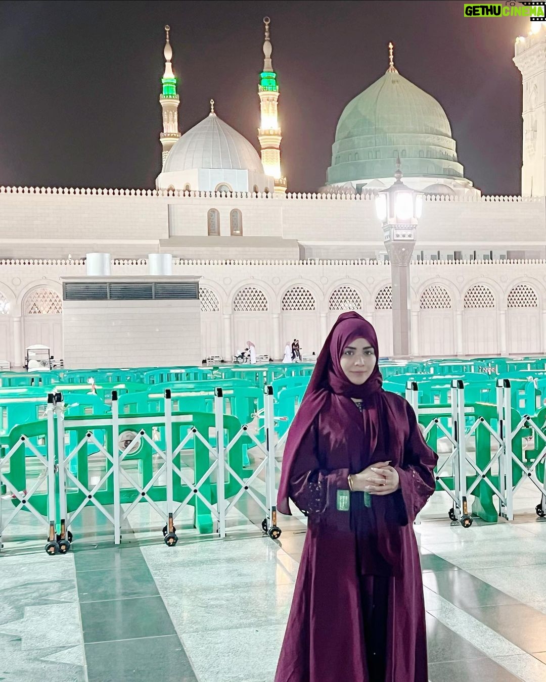 Humaima Malick Instagram - Main Lajpalan De Larh Laggi Aa Madina Munarwara mosque al Haram
