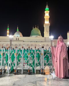 Humaima Malick Instagram - Sarkar Meray sarkar 🙌💚💖 Allhumdullilah Madina Munarwara mosque al Haram
