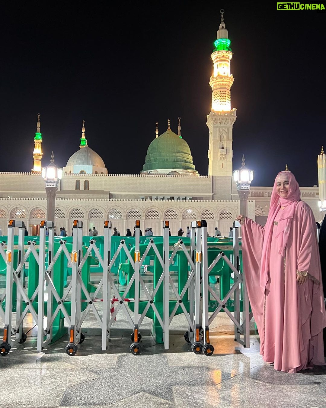 Humaima Malick Instagram - Sarkar Meray sarkar 🙌💚💖 Allhumdullilah Madina Munarwara mosque al Haram