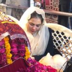 Humaima Malick Instagram - Dua mangiya karo sangiyo kithay murshid na rus jaway Jinhaan day peer rus janday oh junday wii marray rehnday. ❤️ @dr_mjaved @mastmasthealers