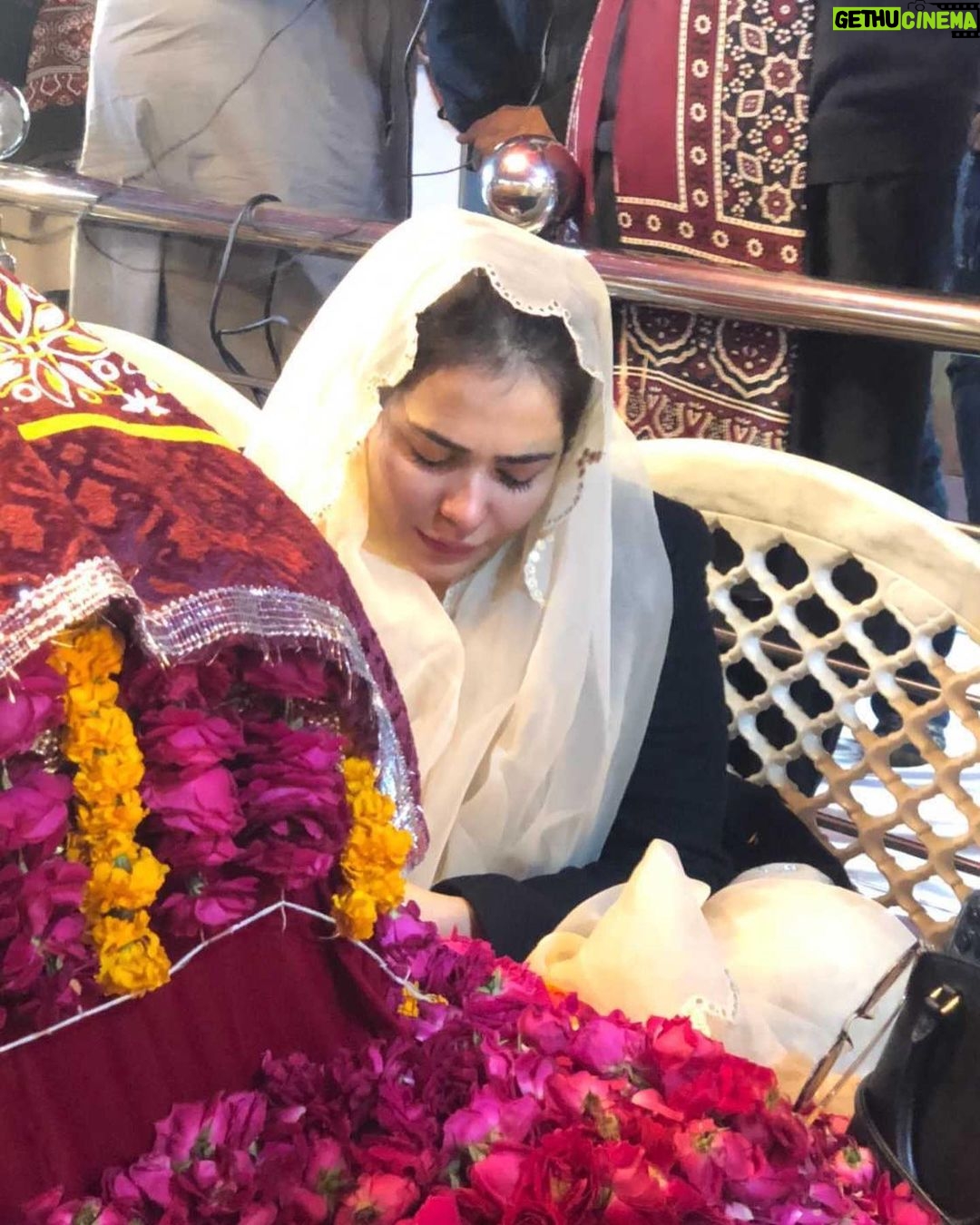 Humaima Malick Instagram - Dua mangiya karo sangiyo kithay murshid na rus jaway Jinhaan day peer rus janday oh junday wii marray rehnday. ❤️ @dr_mjaved @mastmasthealers