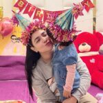 Humaima Malick Instagram - On this special day, I want you to know how much joy and happiness you bring into our lives. Happy birthday,Amaji you are very very special for your mum and for your dad …. And we are so grateful to Allah he gave us you …. May you continue to be this wonderful pure hearted child, may you always respect and love your parents may you never ever see any hardships in life. May Allah keep you close to your loving mother and brave father. May you always be the happiest girl and the bravest of all …. Thankyou Allah for giving us this little princess who is the queen of our hearts may he keep you in afiyat always :) Love phupho ❤️ maima ! please everyone say MashAllah 🥰