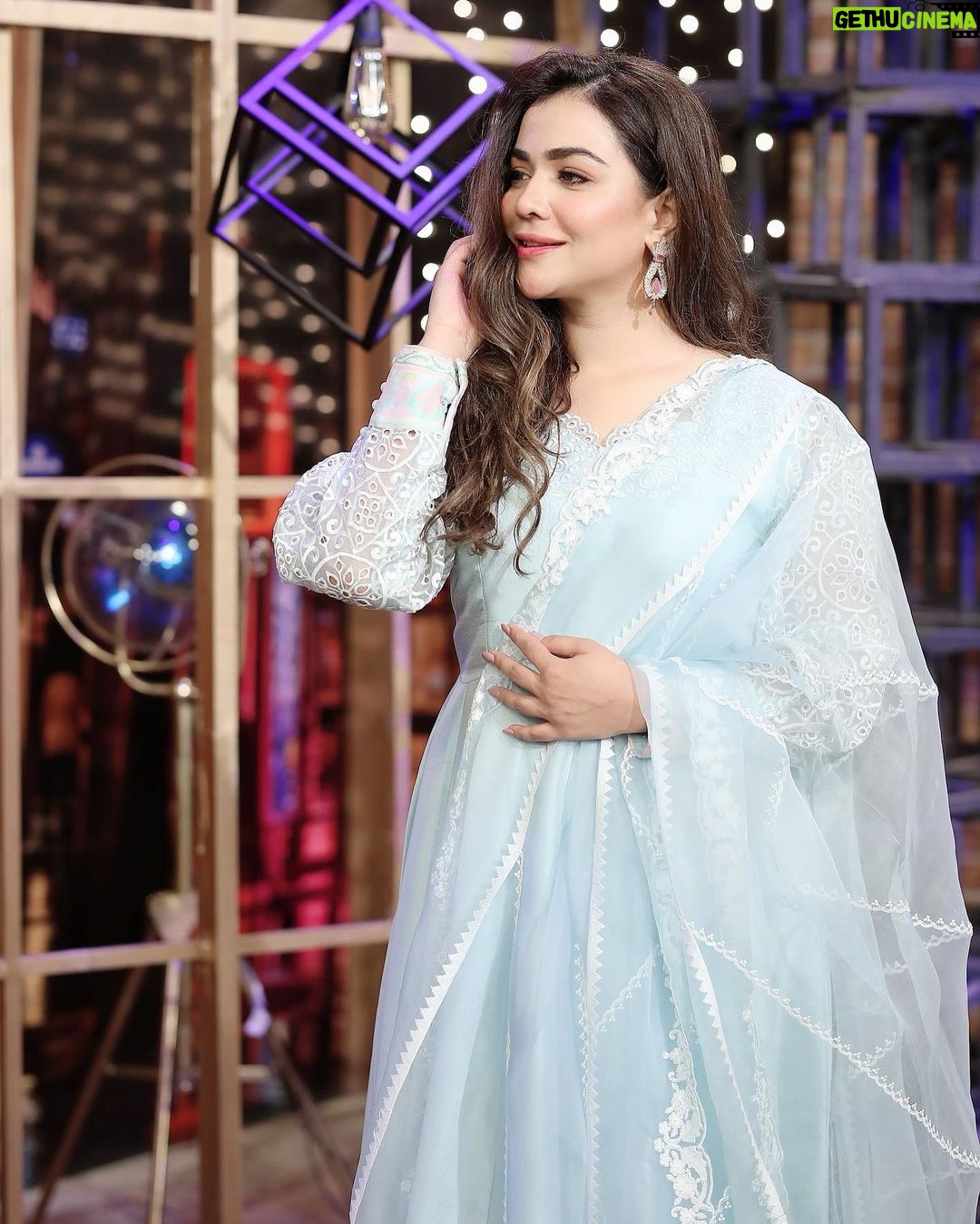 Humaima Malick Instagram - Tum itna jo muskura rahay ho 💙 @toniandguypk @tahira_makeup_art