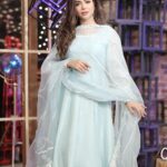 Humaima Malick Instagram – Tum itna jo muskura rahay ho 💙 @toniandguypk @tahira_makeup_art