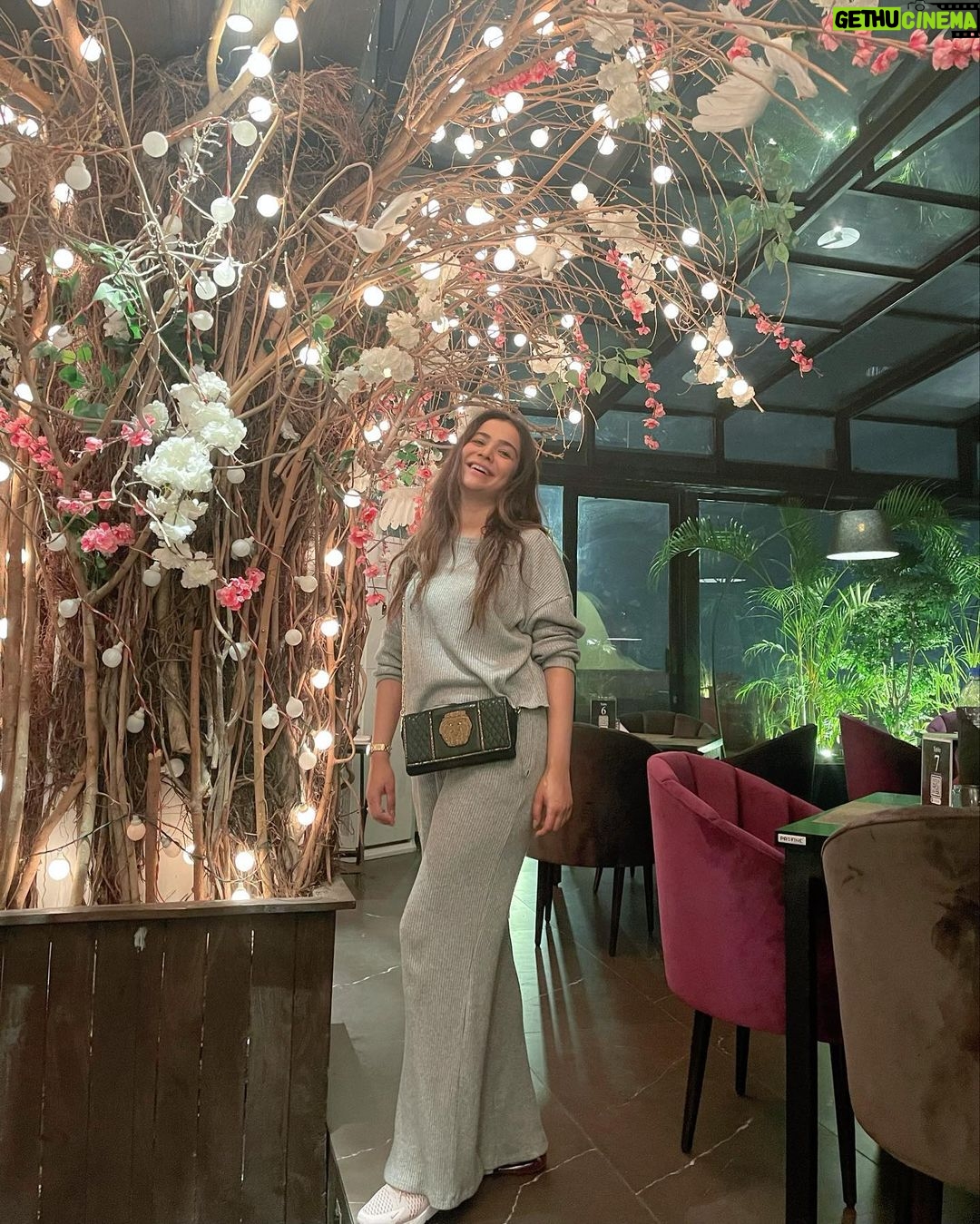 Humaima Malick Instagram - If needed you must be candid be candid beautifully ✨👯♂️👯♂️