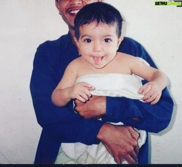 Humaima Malick Instagram - Happy birthday choti behna , May you be safe and live longest happiest forever .... Ameen #thankyouAllah😍 for giving me you @duamalik