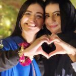 Humaima Malick Instagram - Koi khushi tumharay bina puri nahee … koi gham tumsey Mera chupah nahee … har waqt acha yah bura Tumney Mera saath dia .. choti behan ho k Bhi Tumney hamesha bara ban k Mujhey sumbhala …. Dua jasi dua ban k rahi … yah pictures sirf kuch meethi hain Lakin tum tu Meri shukar or sugar sey bhari duniya ho meri phehli sehali … meri himmat meri reality meri pyari dua I will always look up to you my strongest sister my soul sister my own sister I love you so much that a post can never do justice @duamalik