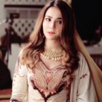 Humaima Malick Instagram - "I love the person I've become, because I fought to become her " @nabila_salon @sonyabattla #showstoppers