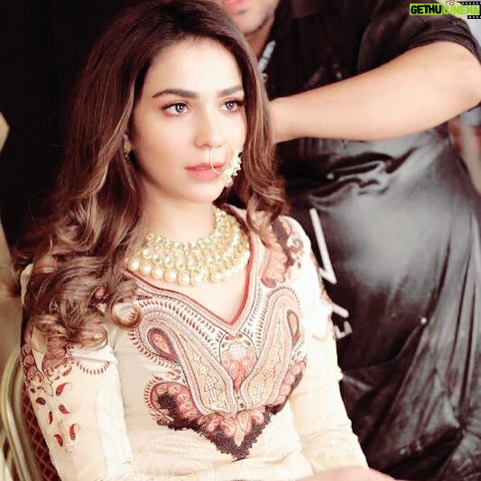 Humaima Malick Instagram - "I love the person I've become, because I fought to become her " @nabila_salon @sonyabattla #showstoppers