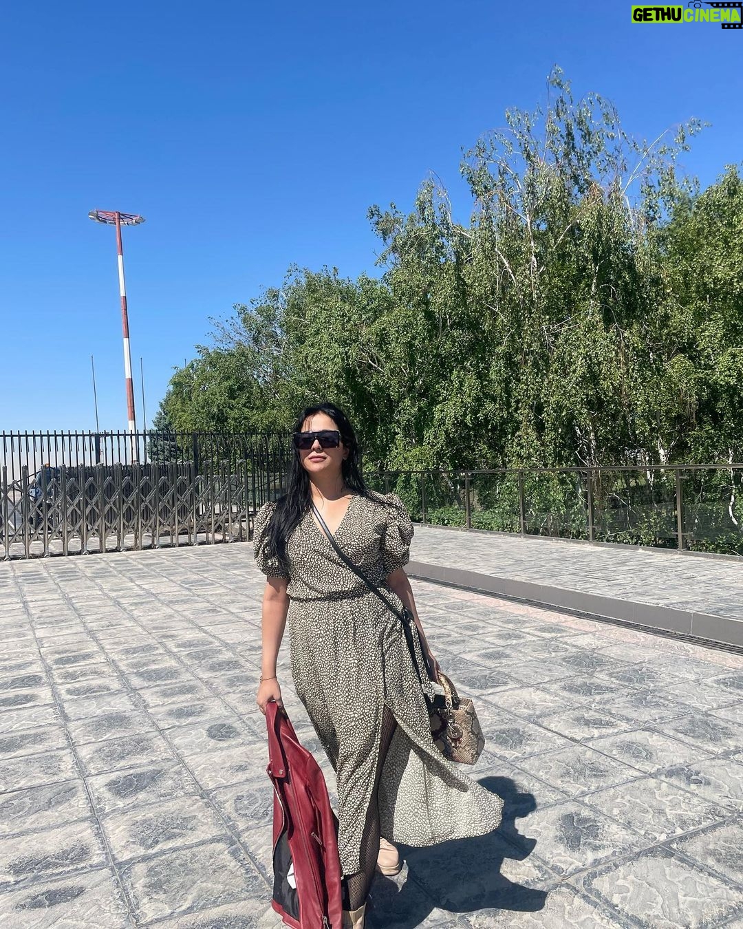 Humaima Malick Instagram - 🌻 Bishkek, Kyrgyzstan