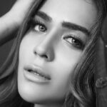 Humaima Malick Instagram - Show some more love , show more hateful comments I’m bored 🙌✨💋