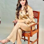 Humaima Malick Instagram - Stay right where you needed 🙌 @haiyab @akifilyasofficial @inclusivi.tee