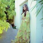 Humaima Malick Instagram - Bea earthy, be green @maulajattofficial @saniamaskatiya @rida_aurangzaib @basitshaikhstudios @nabila_salon @khojiiii @goshi.makeupartist
