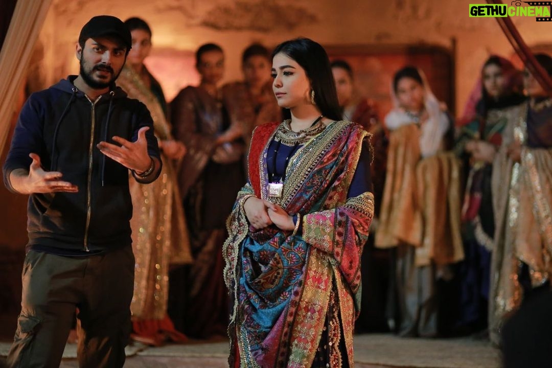 Humaima Malick Instagram - The magician with his muse @bilal_lashari @maulajattofficial