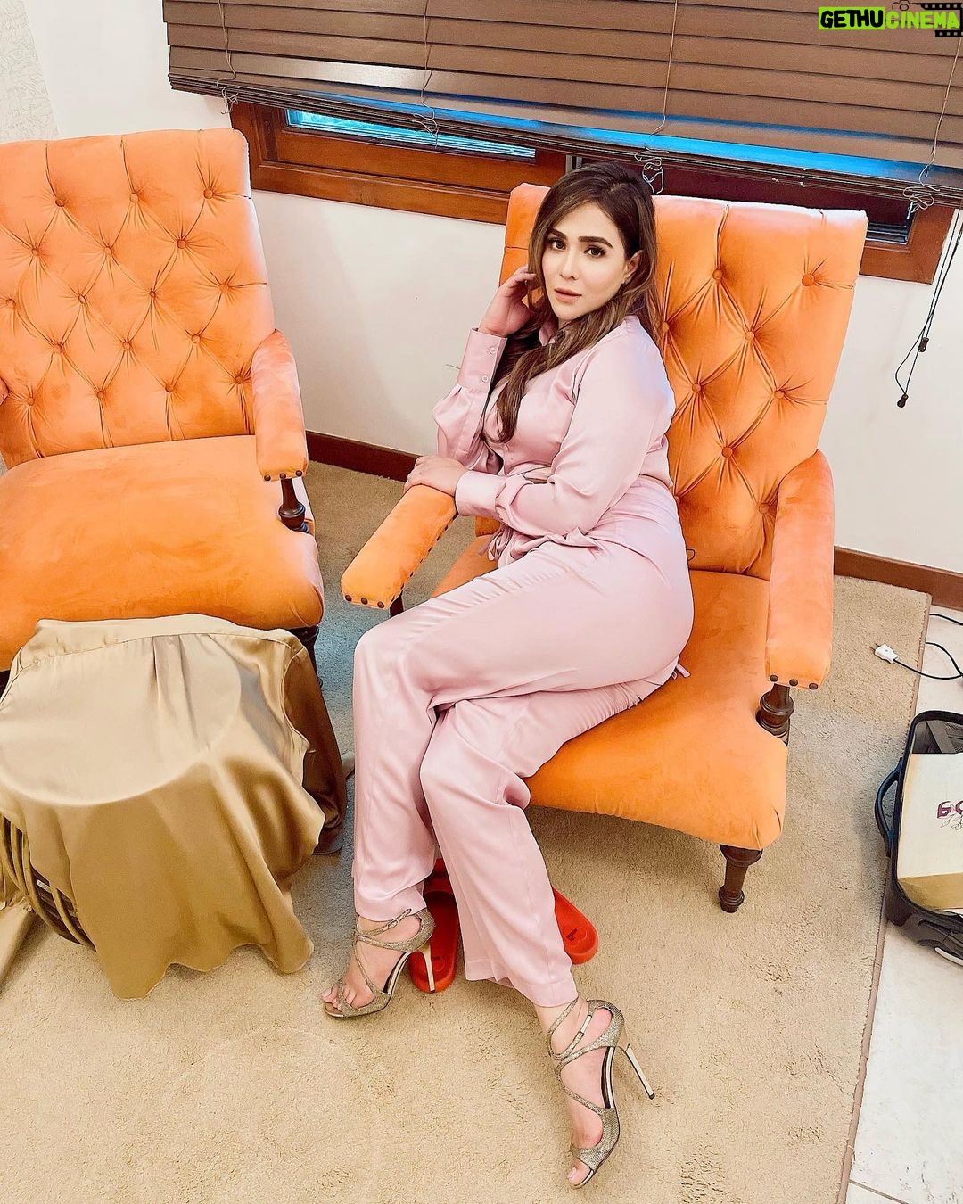 Humaima Malick Instagram - Pick your POISON Look Alive