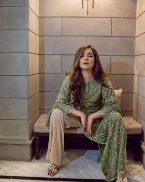 Humaima Malick Instagram - I’m the talk of Angels 💋 @sairashakira @tahira_makeup_art @haiyab