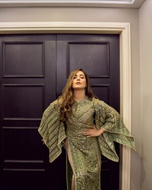 Humaima Malick Instagram - I’m the talk of Angels 💋 @sairashakira @tahira_makeup_art @haiyab
